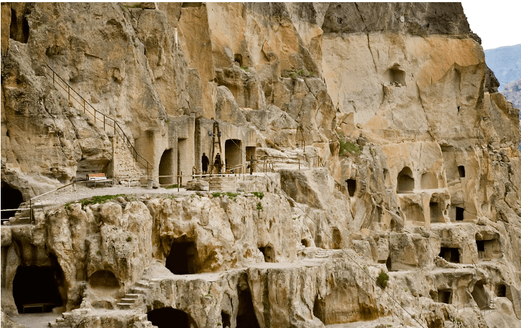 vardzia - place to visit in tbilisi 